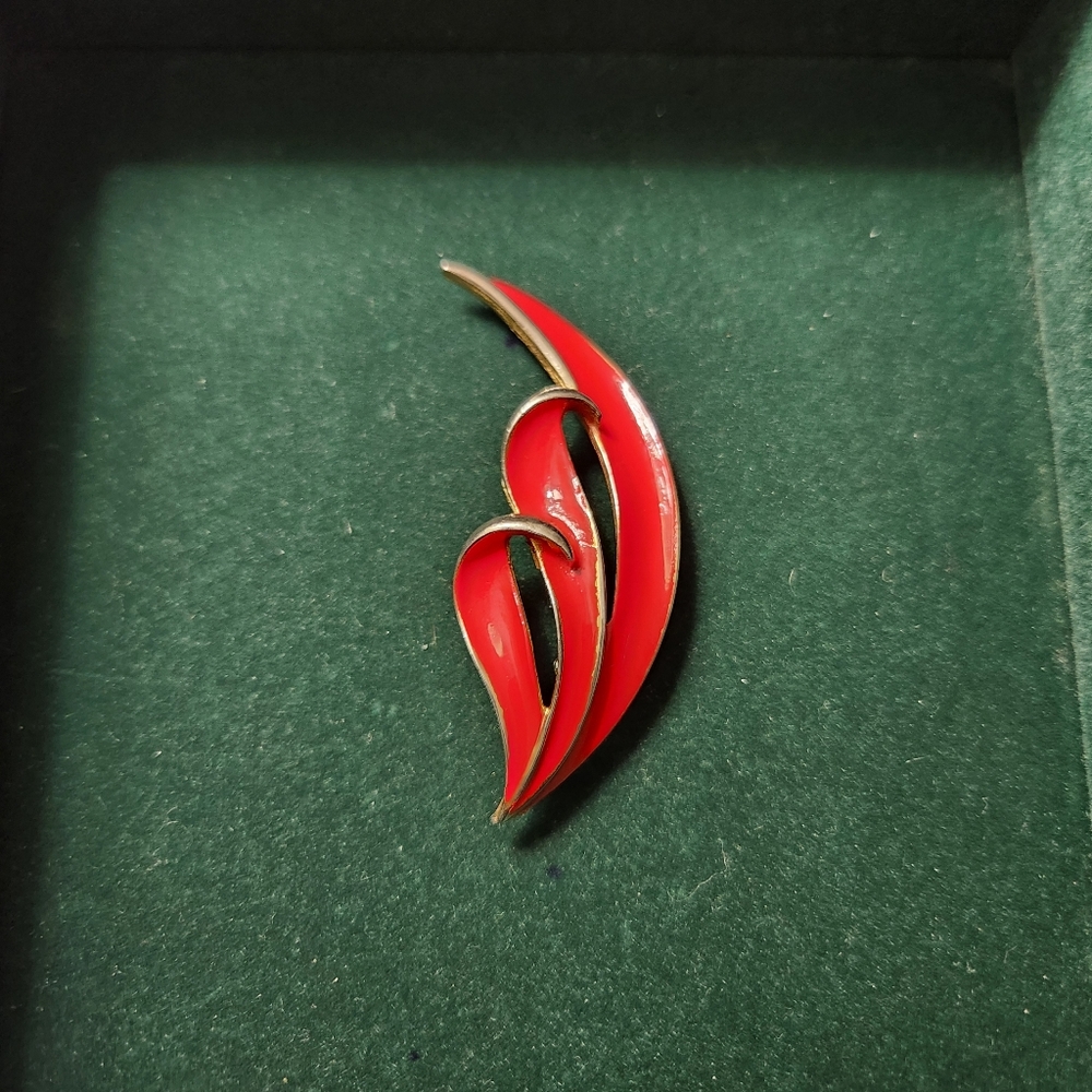 Red Brooch Pin